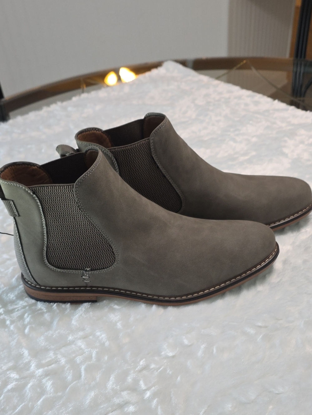 Men's NWT Madden Chelsea Boots in Gray - Classic Slip-On Style